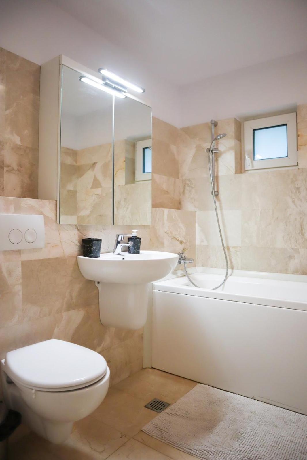 Central Apartament Bulevardul Decebal 부쿠레슈티 외부 사진